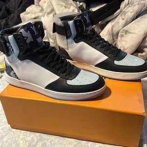 Louis Vuitton Rivoli Sneaker Brand New Size 7